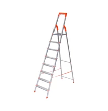 "Gréta" 7+1 (8 fokos) fokos egy oldalon járható háztartási létra (Munkamagasság: 3.6 m)